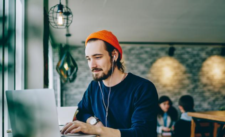 Web 開發人員工作的必要條件？